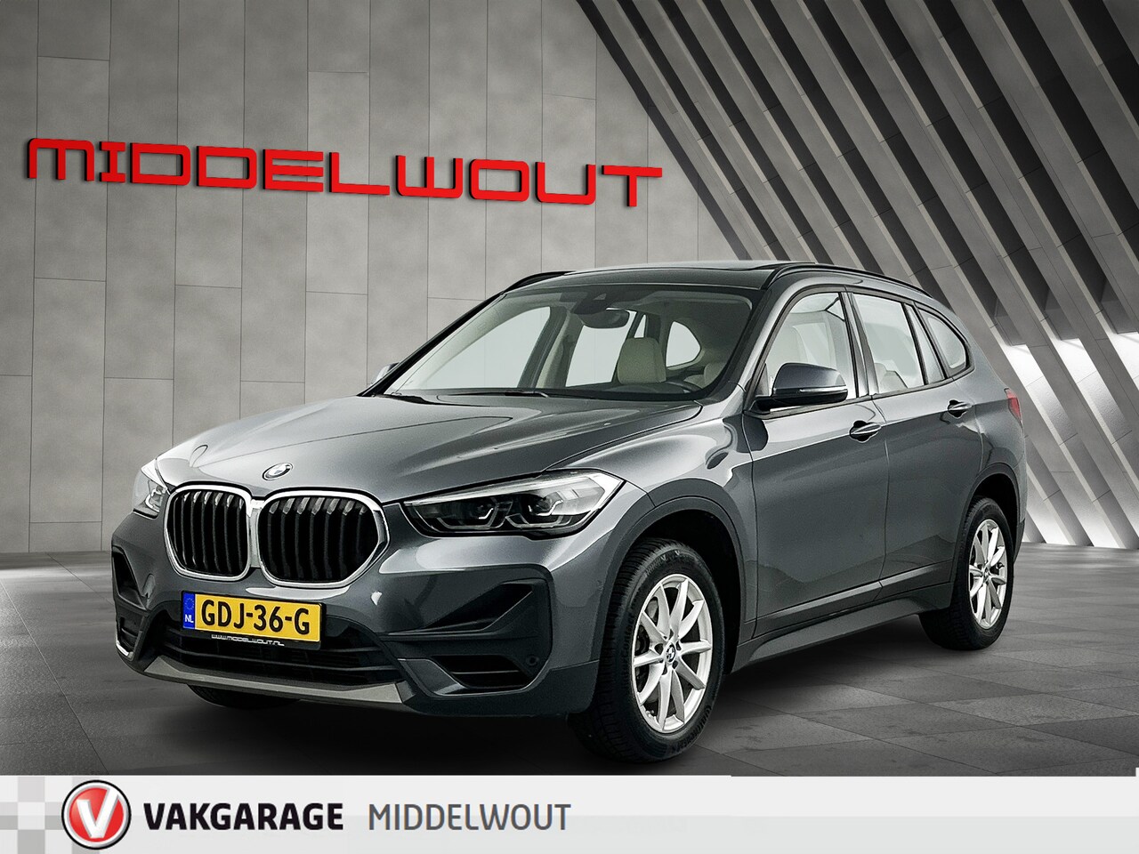 BMW X1 - sDrive18i High Exe/Leder/Pan.Dak/LED/Stuurv+Stoelv/Clima /Navi - AutoWereld.nl