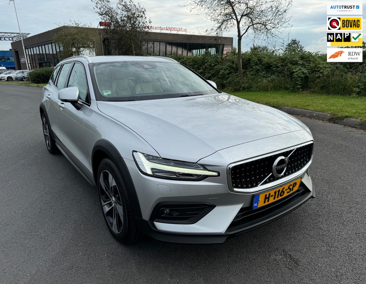 Volvo V60 Cross Country - 2.0 T5 AWD  Pro 2.0 T5 AWD Pro, AUT, 253PK, 1E EIG, GEEN IMPORT, NAP, DEALER OH! - AutoWereld.nl