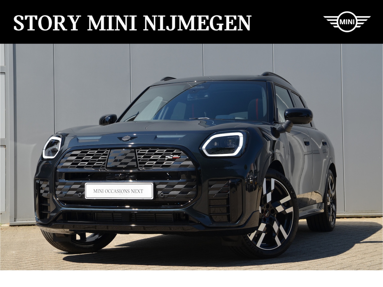 MINI Countryman - C John Cooper Works Automaat / Panoramadak / Trekhaak / Adaptief onderstel / LED / Head-Up - AutoWereld.nl