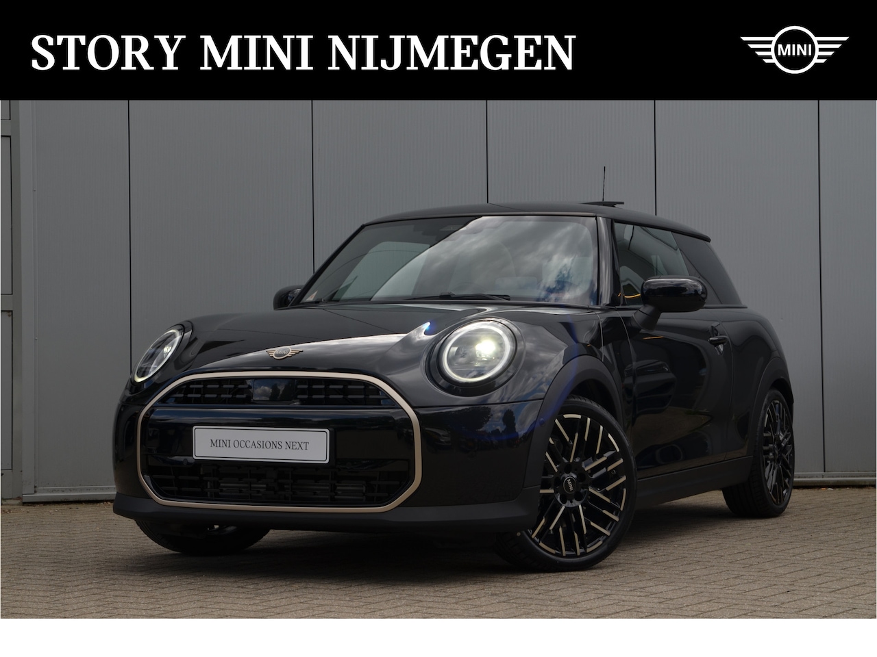 MINI John Cooper Works - Hatchback C JCW Automaat / Panoramadak / Parking Assistant / Head-Up / LED / Stoelverwarmi - AutoWereld.nl