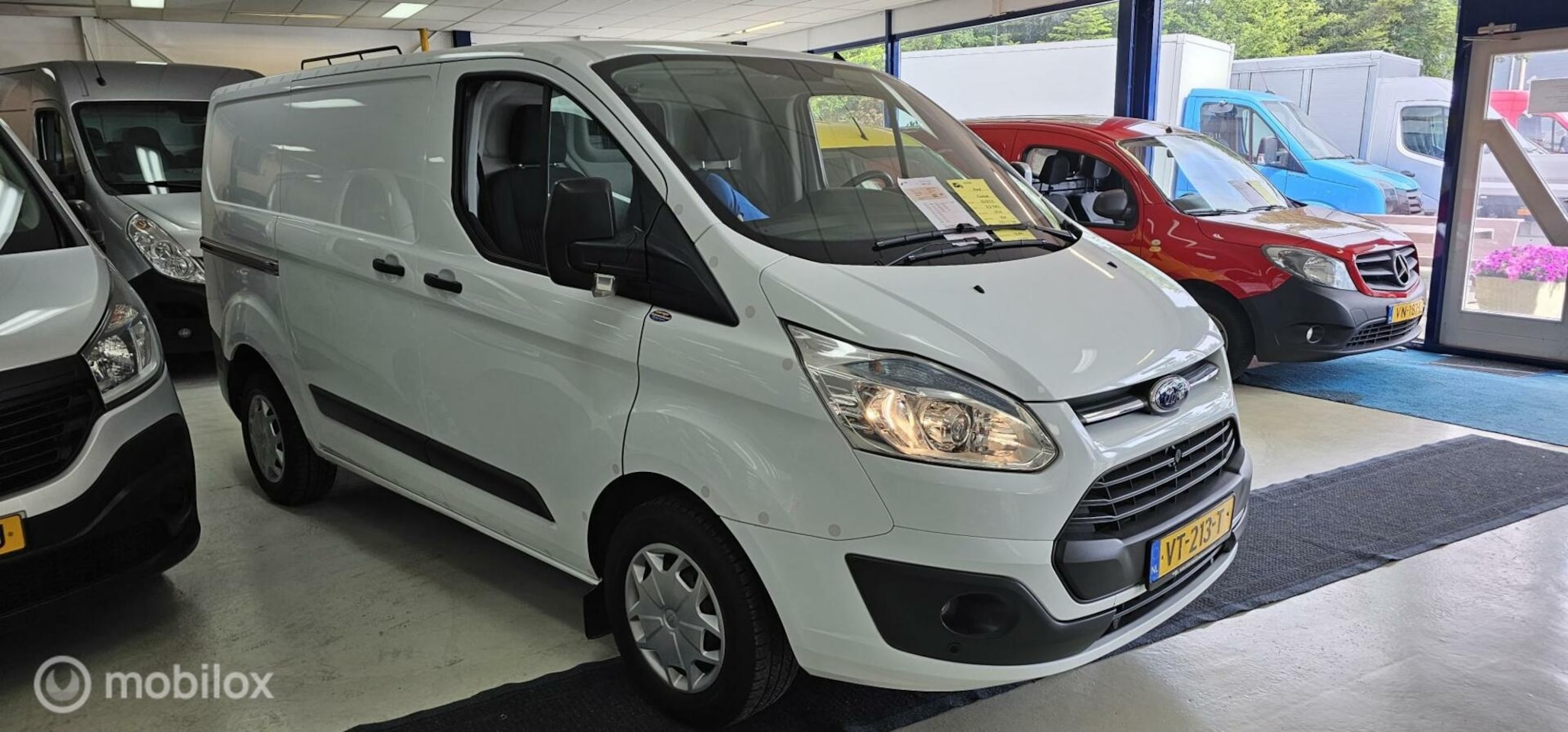 Ford Transit Custom - 2 schuifdeuren 132.000 km 2.2 TDCI 2 schuifdeuren 132.000 km !! - AutoWereld.nl