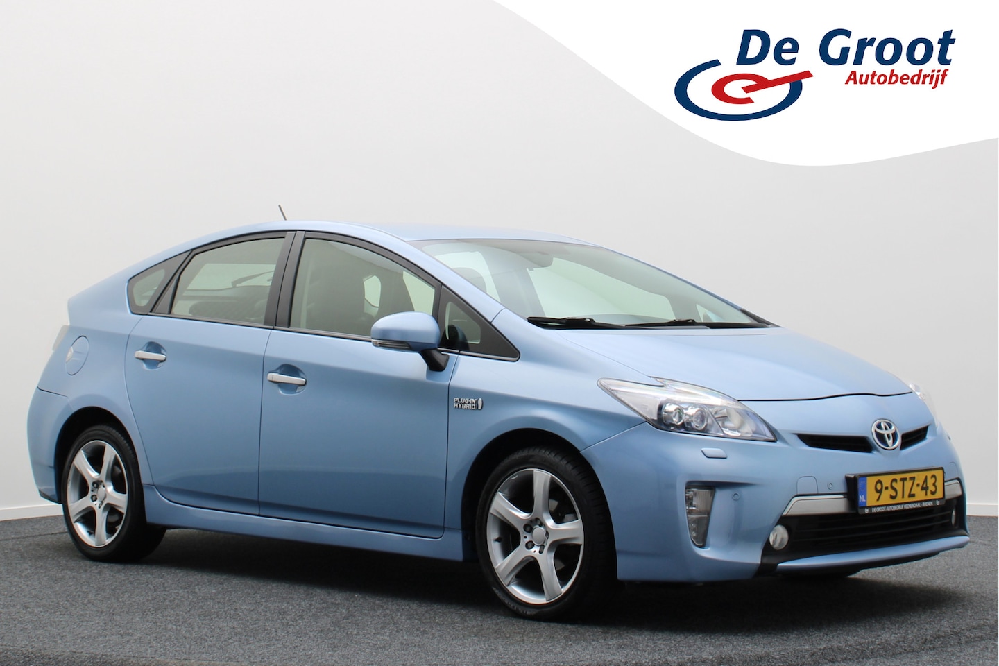 Toyota Prius - 1.8 Plug-in Aspiration Automaat Keyless, Leer, Camera, Cruise, Navigatie, LED, Stoelverwar - AutoWereld.nl