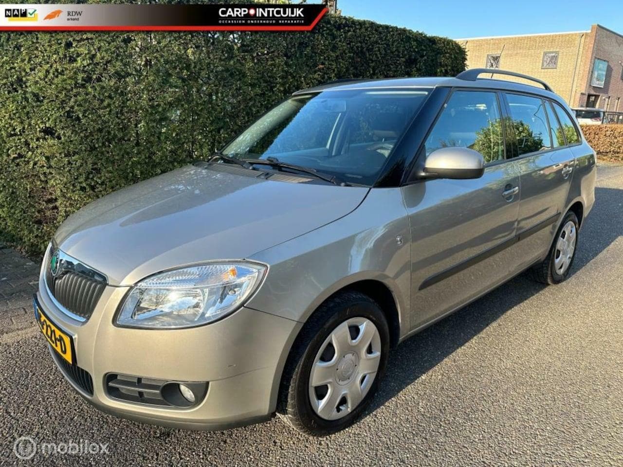 Skoda Fabia Combi - 1.6-16V Ambition Business Line 1.6-16V Ambition Business Line - AutoWereld.nl