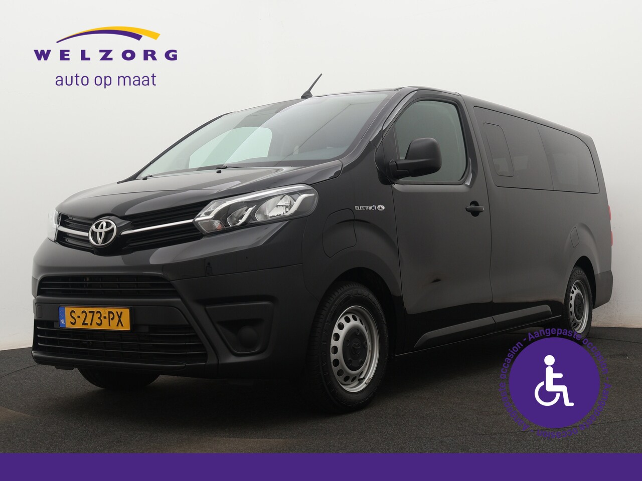 Toyota ProAce Electric Shuttle - Long Extra Range Cool 75 kWh | Rolstoelbus | Bodemverlaging | Complete 2de zitrij + twee d - AutoWereld.nl