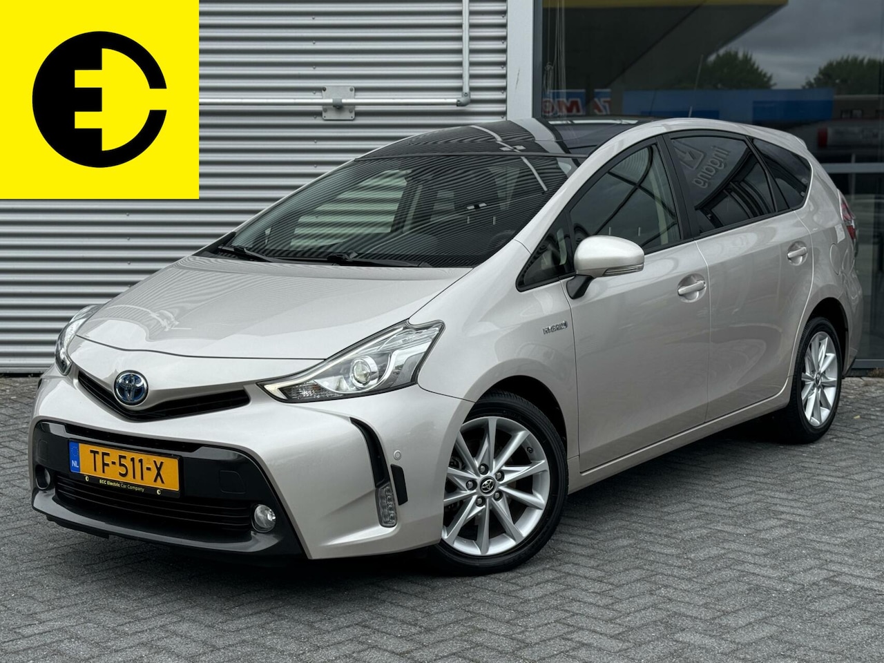 Toyota Prius - 1.8 Executive | 7 pers. | pano | stoelverwarming |JBL - AutoWereld.nl