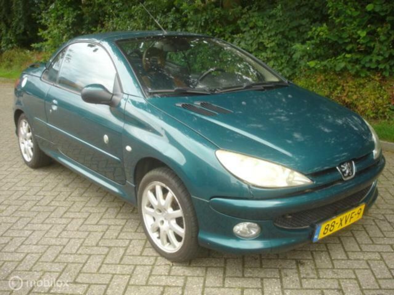 Peugeot 206 CC - 1.6-16V Roland Garros Cabrio - Leer - airco - AutoWereld.nl