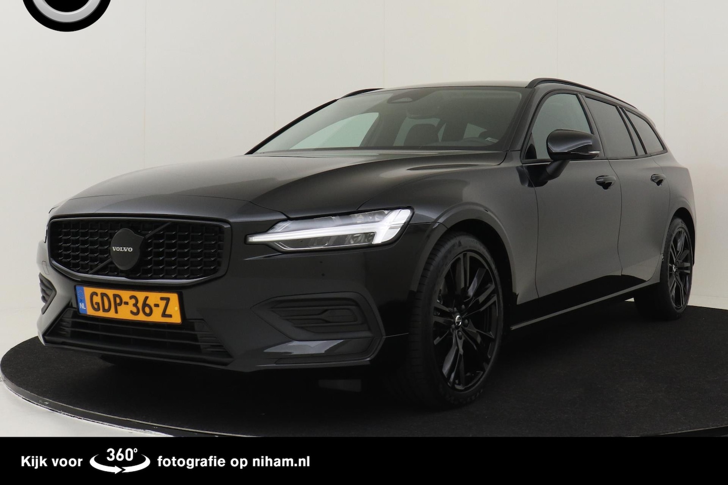 Volvo V60 - B3 ESSENTIAL EDITION -LEDER|BLACK.PACK|ADAP.CRUISE|CLIMATE|BLIS - AutoWereld.nl