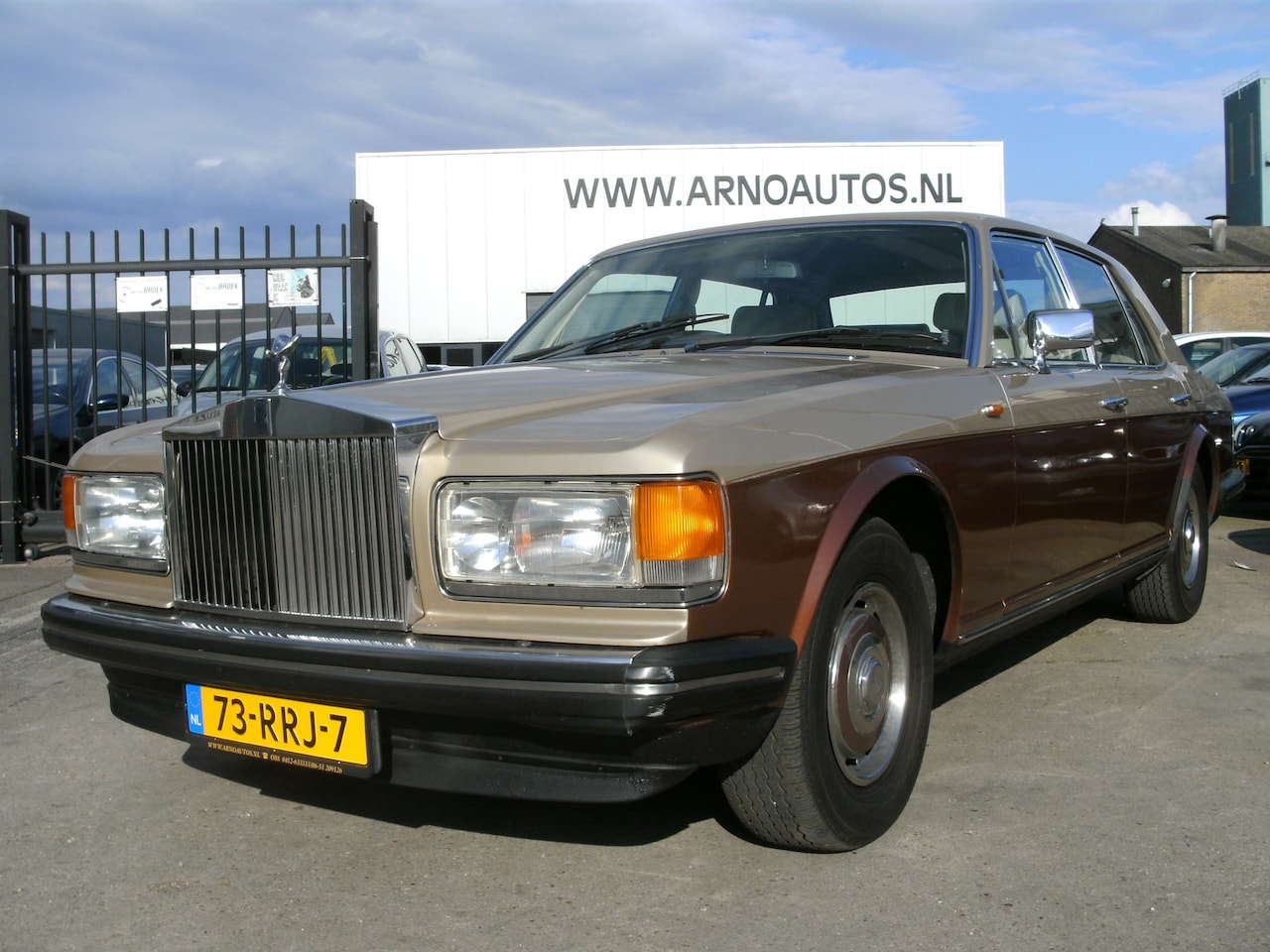 Rolls-Royce Silver Spirit - 6.8 AUTOMAAT, OLDTIMER/WEGENBELASTING €127,- PER JAAR - AutoWereld.nl