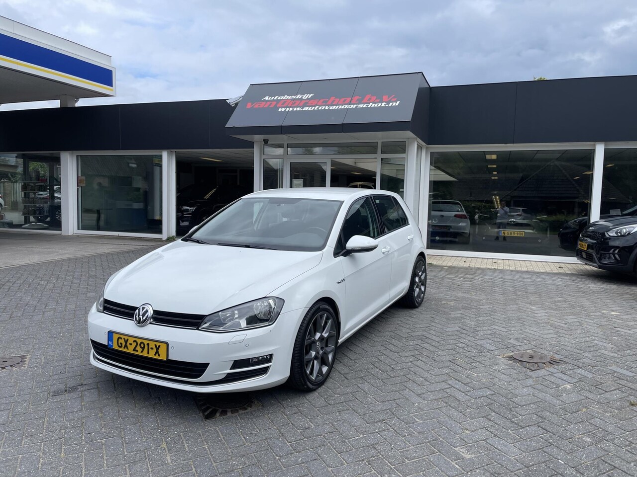 Volkswagen Golf - 1.0 TSI Trendline 1.0 TSI Trendline - AutoWereld.nl