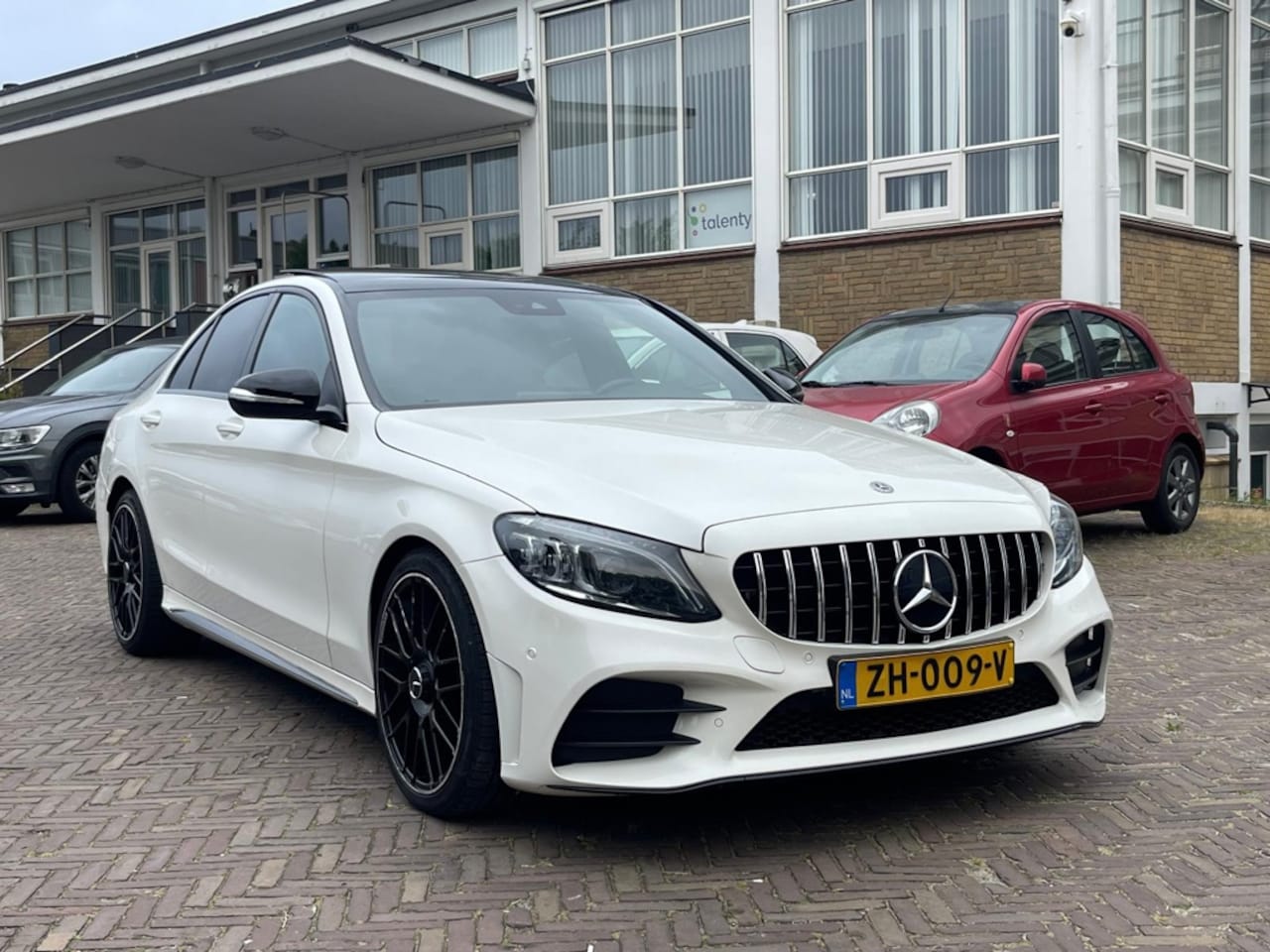 Mercedes-Benz C-klasse - 200 Premium Plus Pack AMG |Pano|keyless|Virtual|1.hnd - AutoWereld.nl