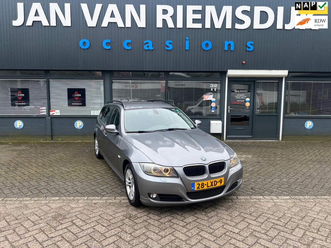 BMW 3-serie Touring - 320i Business Line TOURING BJ 2010 CLIMA-CONTROLE 5995 EU - AutoWereld.nl