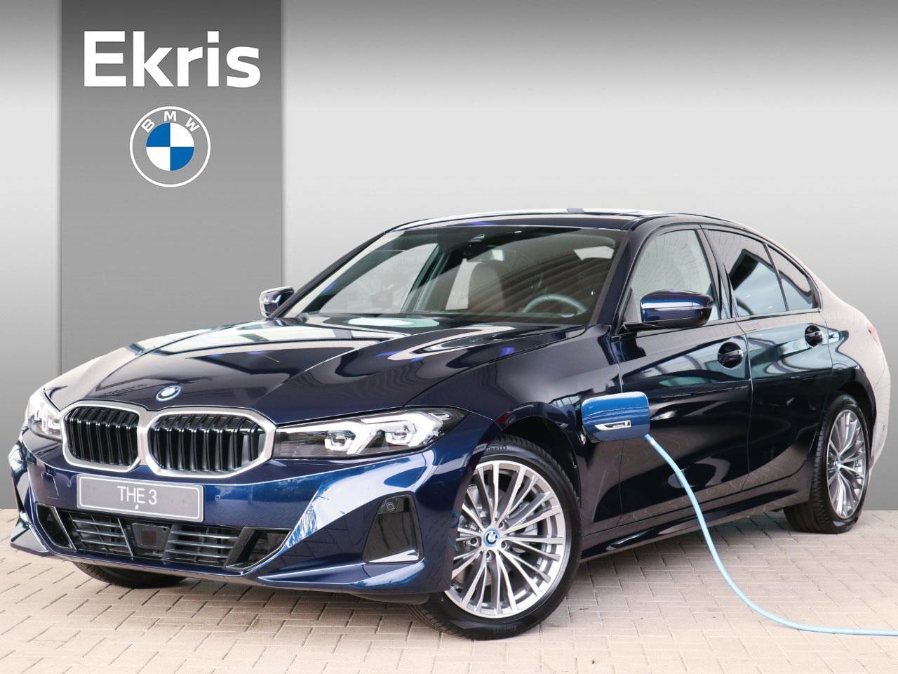 BMW 3-serie - Sedan 330e | Entertainment Pack | M Hoogglans Shadow Line - AutoWereld.nl