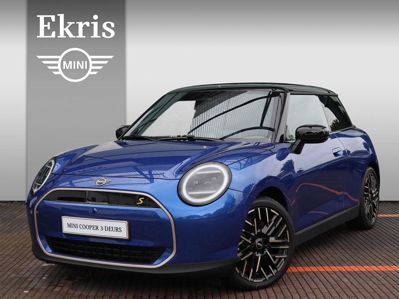 MINI Mini-Electric - Cooper SE 54.2 kWh | Favoured Trim + Package XL - AutoWereld.nl