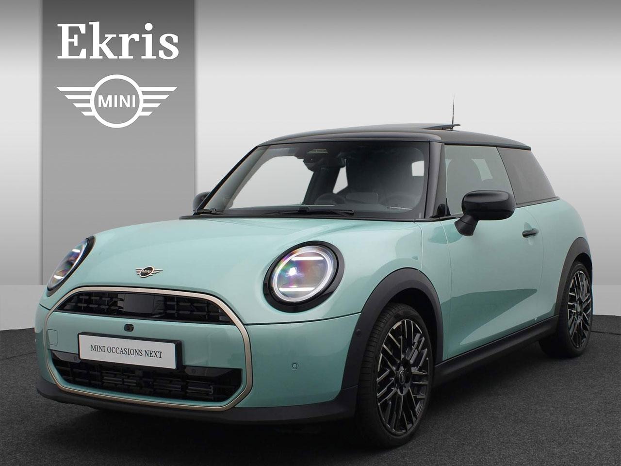 MINI Cooper - 3-deurs C | Favoured Trim + Pakket L + Panoramadak + Harman Kardon + Driving Assistant - AutoWereld.nl