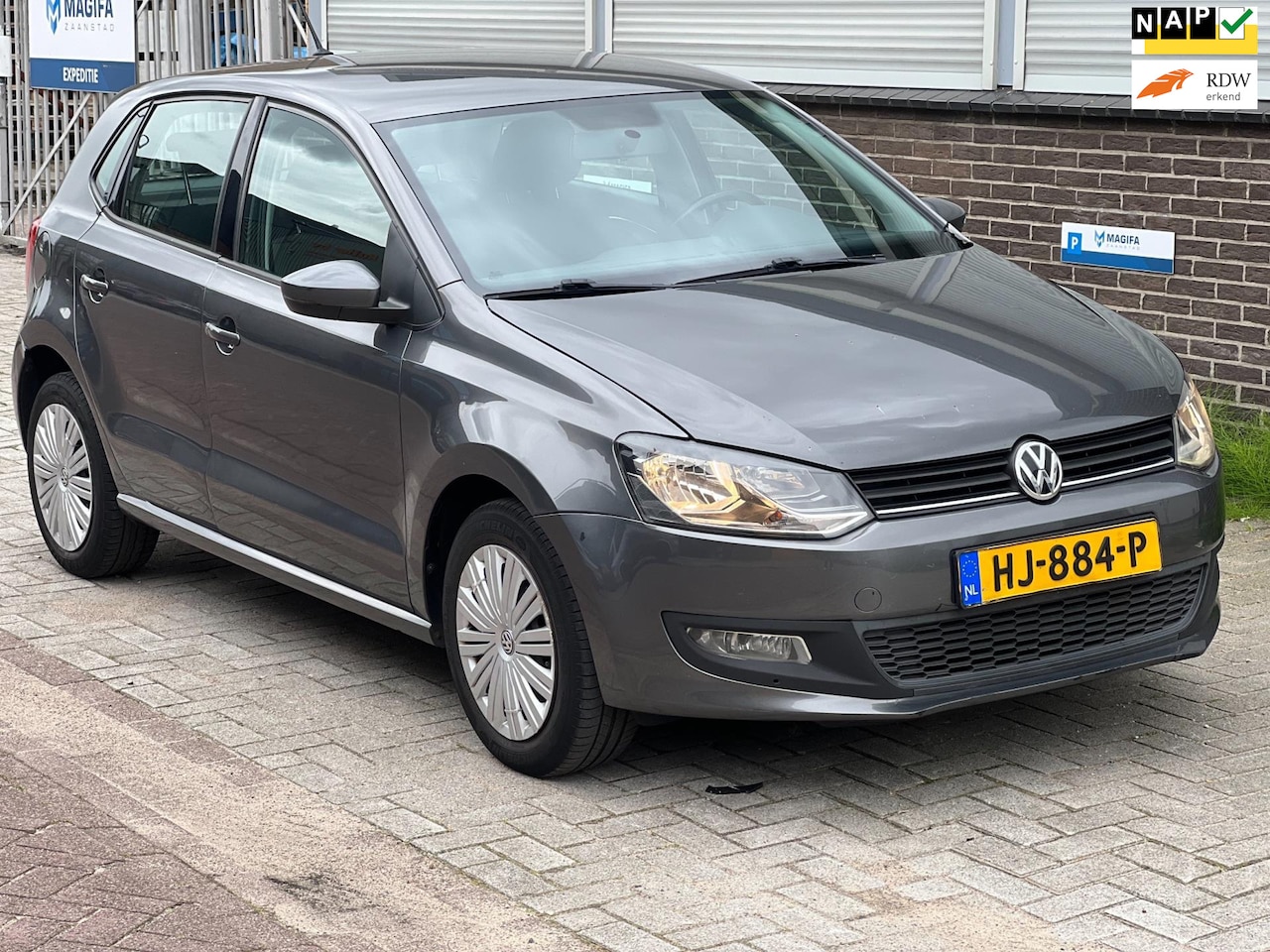 Volkswagen Polo - 1.2 TSI First Edition Nette auto Airco navi - AutoWereld.nl