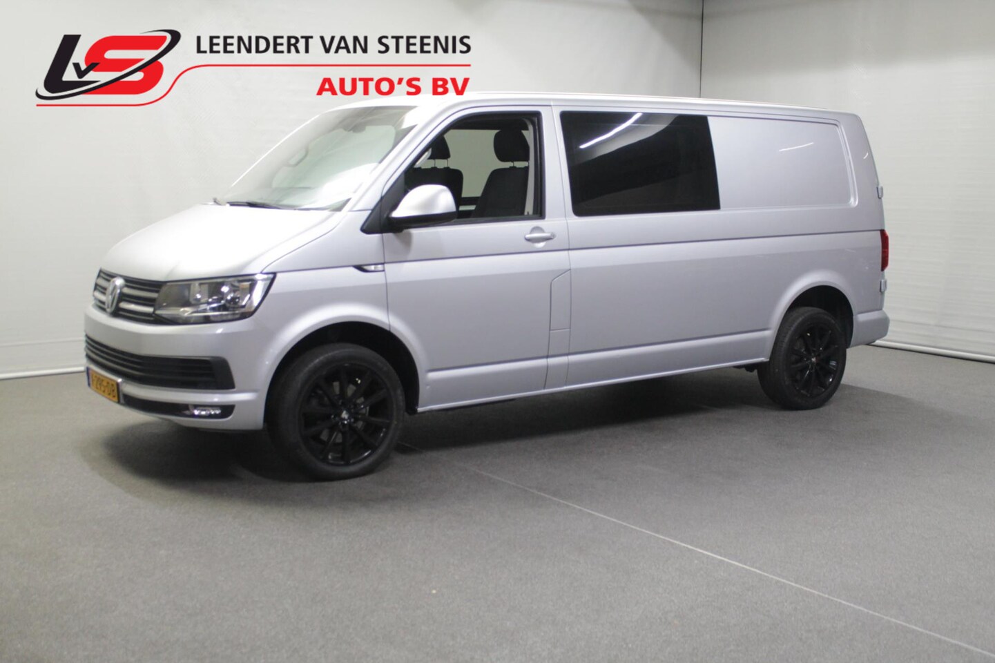 Volkswagen Transporter - 2.0 TDI L2H1 DC Highline 2.0 TDI L2H1 DC Highline - AutoWereld.nl