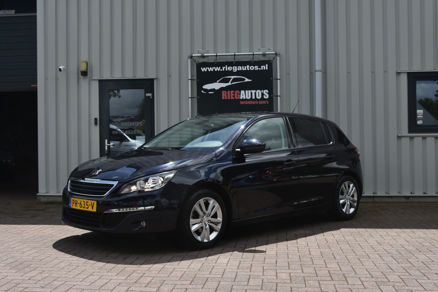 Peugeot 308 - 1.2 111PK Blue Lion, Panorama, Navigatie!! Trekhaak. - AutoWereld.nl