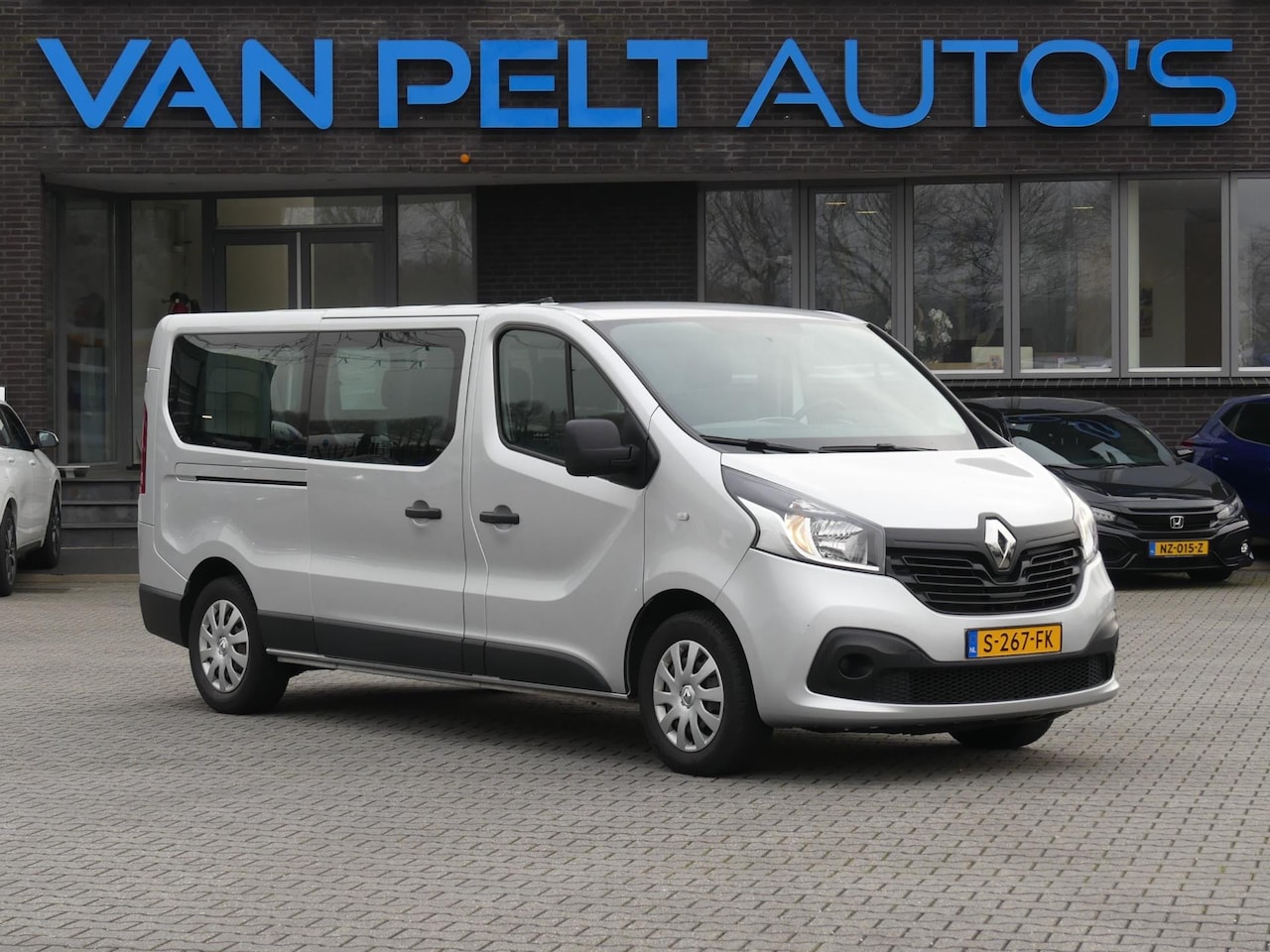 Renault Trafic Passenger - 1.6 dCi 8 PERSOONS Expression / NAV / AC - AutoWereld.nl