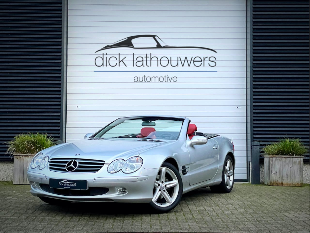 Mercedes-Benz SL-klasse Cabrio - 350 / DEALER SERVICED / VERY NICE - AutoWereld.nl