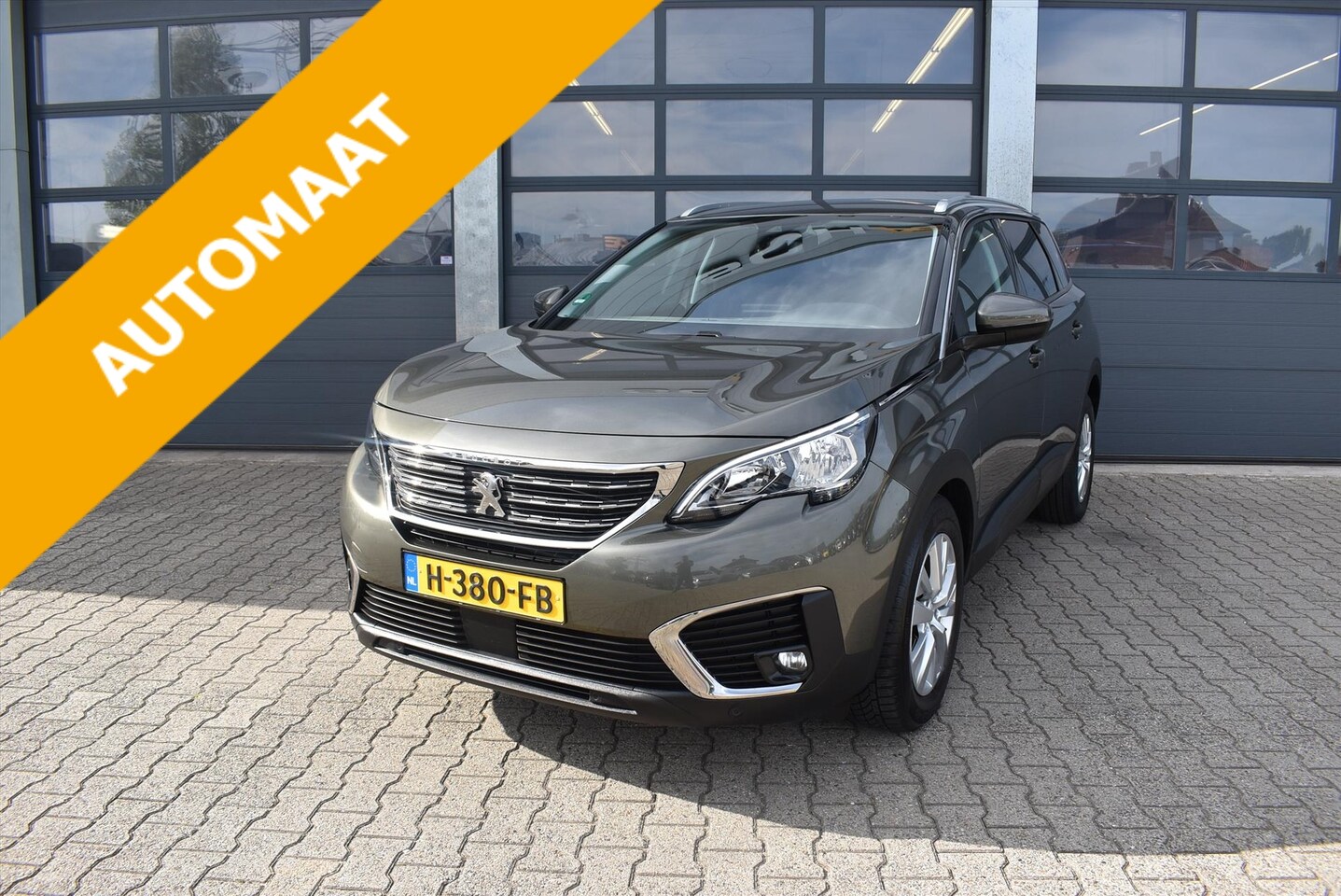 Peugeot 5008 - 1.2 PureTech 130pk 7-zitpl. Blue Lease Executive - AutoWereld.nl