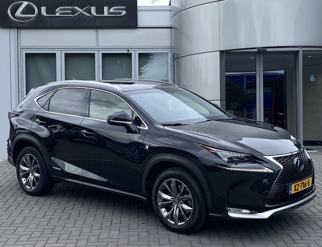 Lexus NX - 300h AWD F Sport Line 300h AWD F Sport Line - AutoWereld.nl