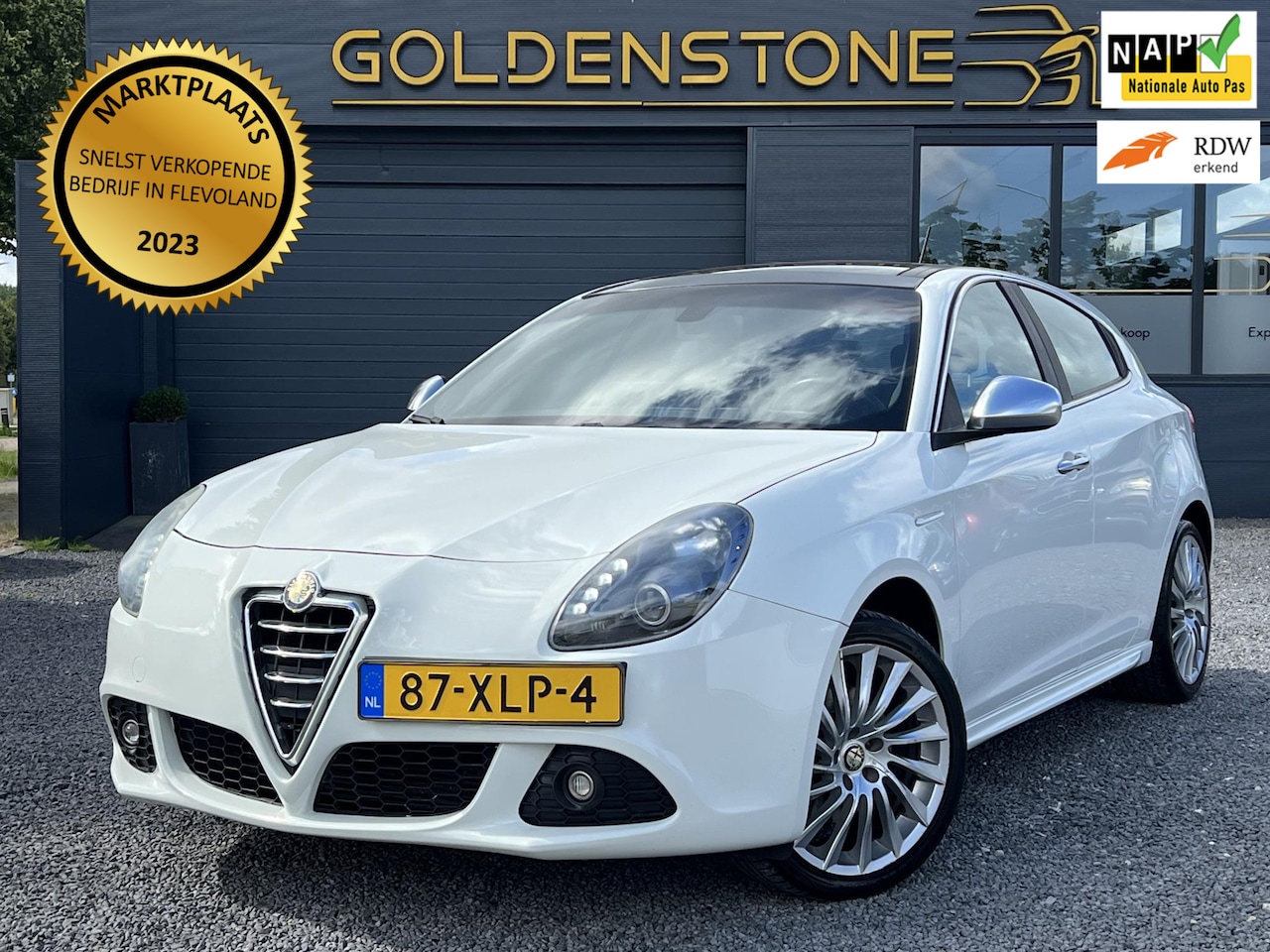 Alfa Romeo Giulietta - 1.4 T Distinctive Navi,Pano,Clima,Cruise,PDC,N.A.P,Nieuwe APK bij Aflevering - AutoWereld.nl