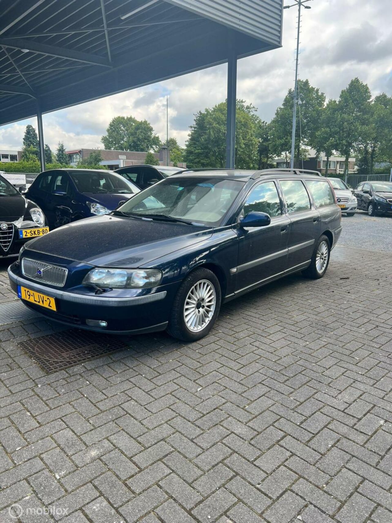 Volvo V70 - 2.4 D5 Comfort Line 2.4 D5 Comfort Line - AutoWereld.nl