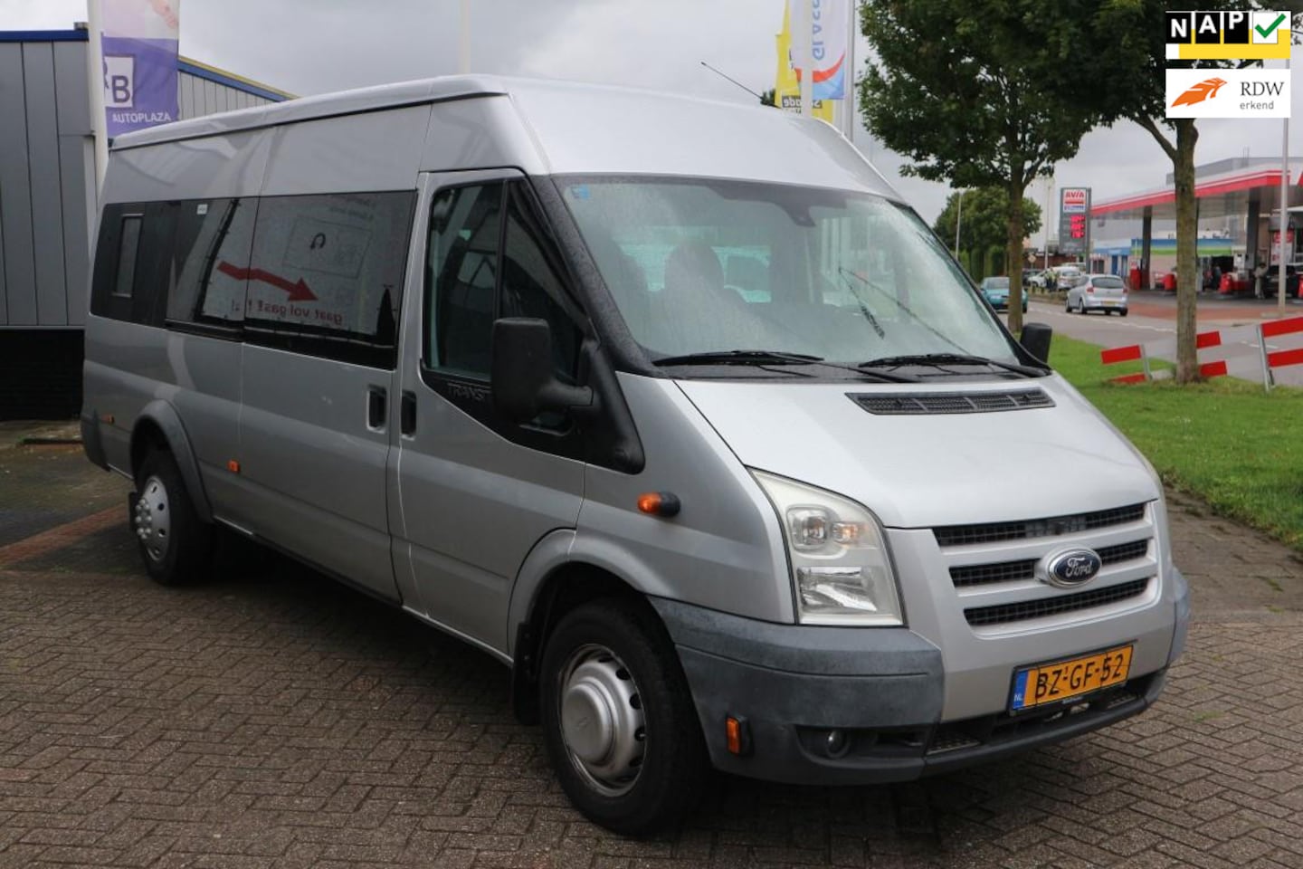 Ford Transit - 18 PERSOONS / VERVOER BUS / EXTRA LANG ! ! ! - AutoWereld.nl