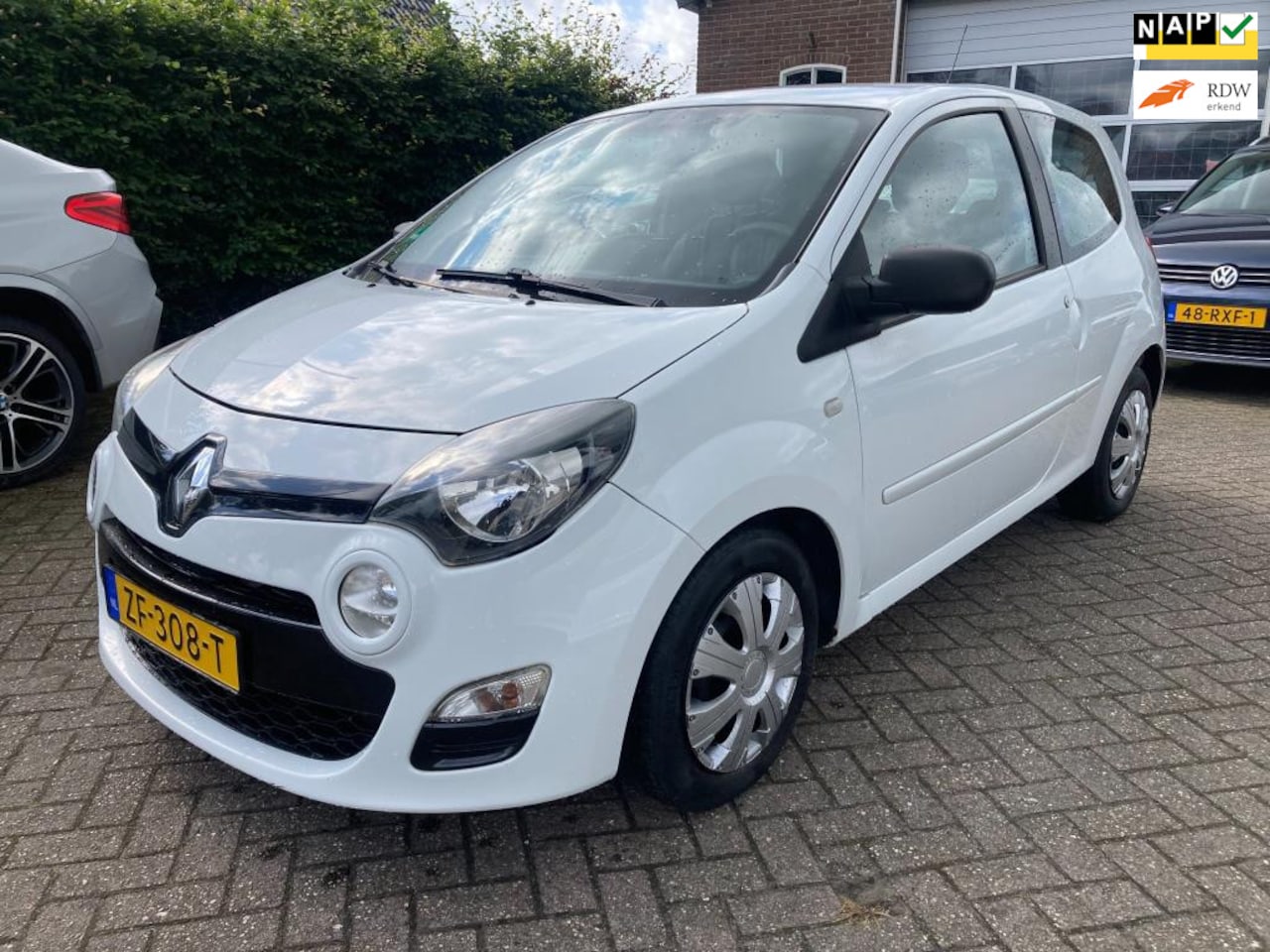 Renault Twingo - 1.2 16V Collection Bj 2012, Airco, Cruise, APK TOT 04-2025, inruil is mogelijk - AutoWereld.nl