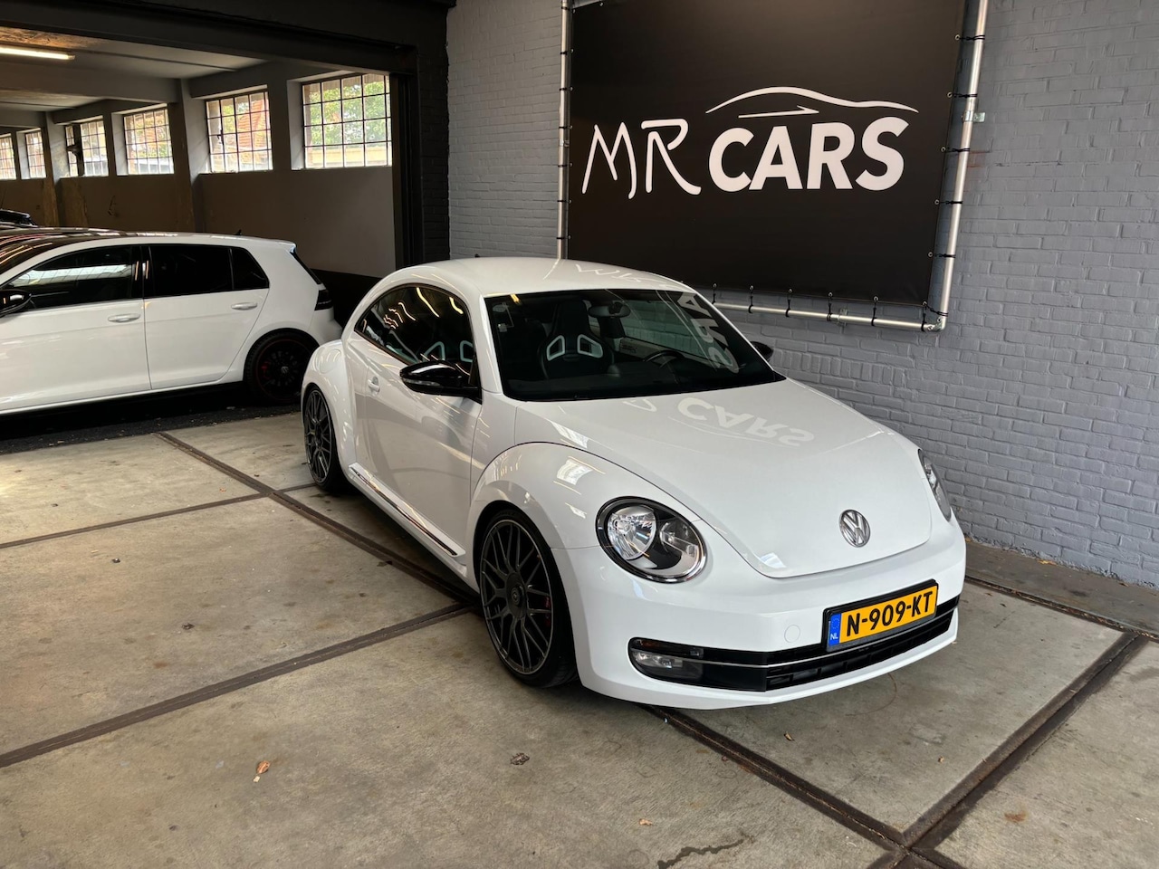 Volkswagen Beetle - 2.0 TSI Sport Dsg 270 PK - AutoWereld.nl