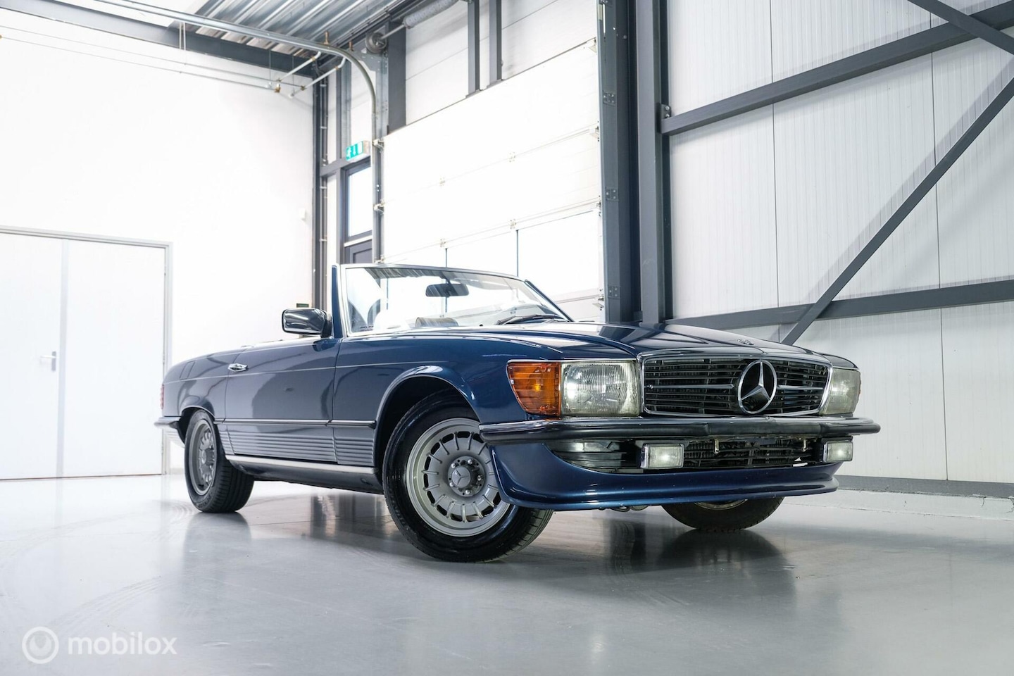 Mercedes-Benz SL-klasse Cabrio - 280 SL ''Lapis Blue'' | Hardtop | Nieuw dak | R107 | - AutoWereld.nl