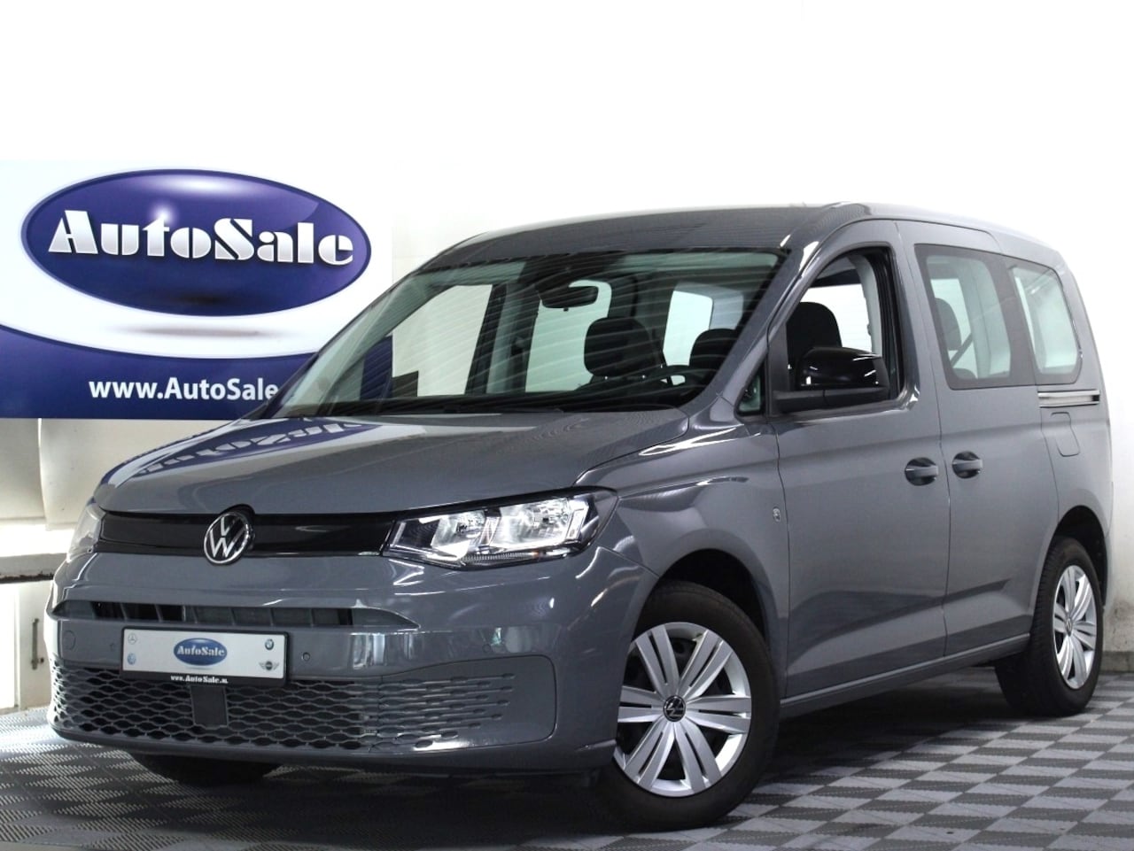 Volkswagen Caddy - 1.5 TSI 5p Highline 1eEIG! NAVI CAMERA DAB LANE-AST BT PDC '21 - AutoWereld.nl