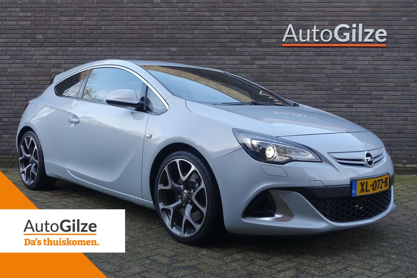 Opel Astra GTC - 2.0 Turbo OPC 280PK l Speciale Lak l 20inch l OPC Stoelen l Navigatie - AutoWereld.nl