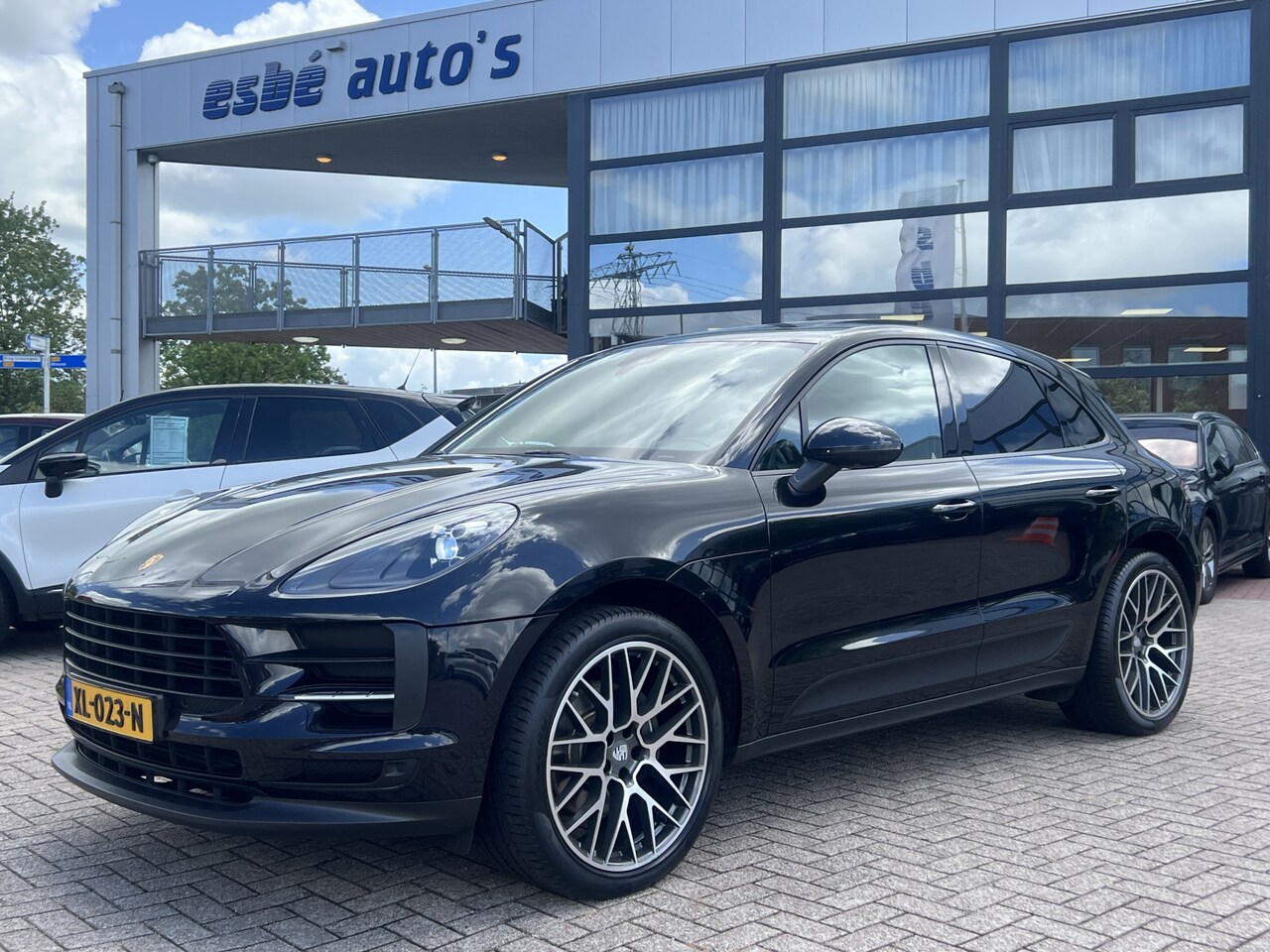 Porsche Macan - 2.0 T 245 pk Facelift Panoramadak Luchtvering Bose Leer Led Koplampen Dab Camera 21 Inch R - AutoWereld.nl