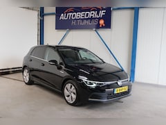 Volkswagen Golf - 1.5 eTSI Style Automaat - Airco, Cruise, Navi, PDC, Trekhaak