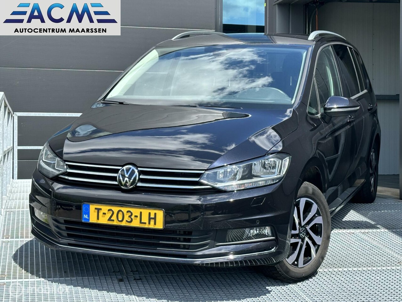 Volkswagen Touran - 1.5 TSI Highline 7 persoons - AutoWereld.nl