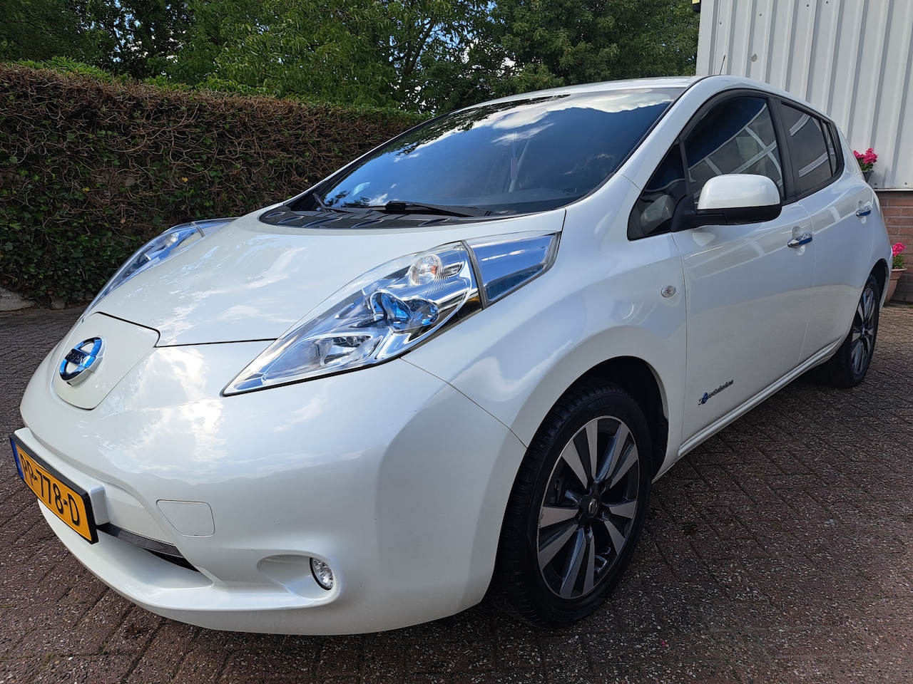 Nissan LEAF - Tekna 30 kWh 6950.- EX BTW LEER/NAVI/CRUISE/360 CAMERA 110PK - AutoWereld.nl