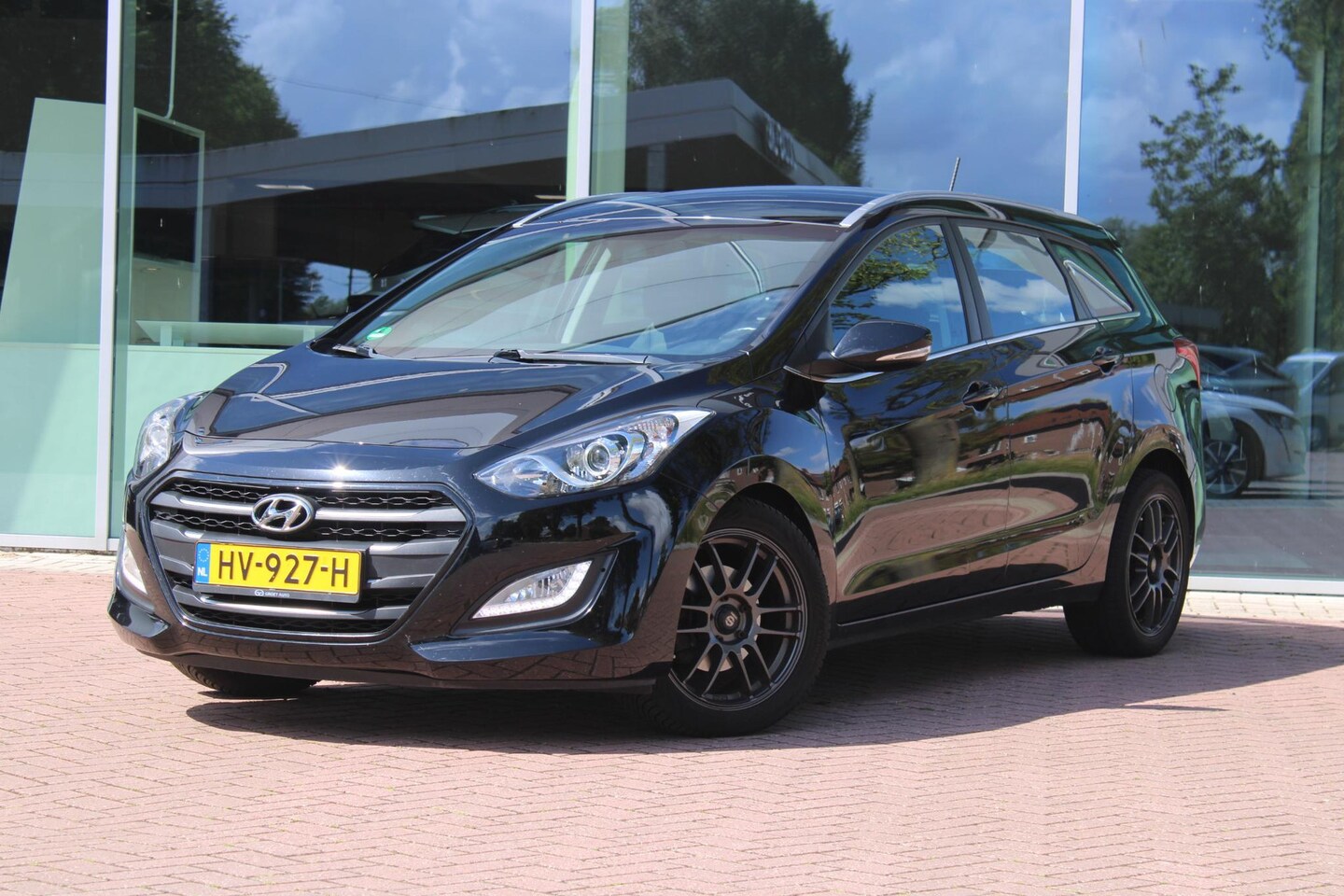 Hyundai i30 Wagon - 1.6 GDi Business Edition 1.6 GDi Business Edition - AutoWereld.nl