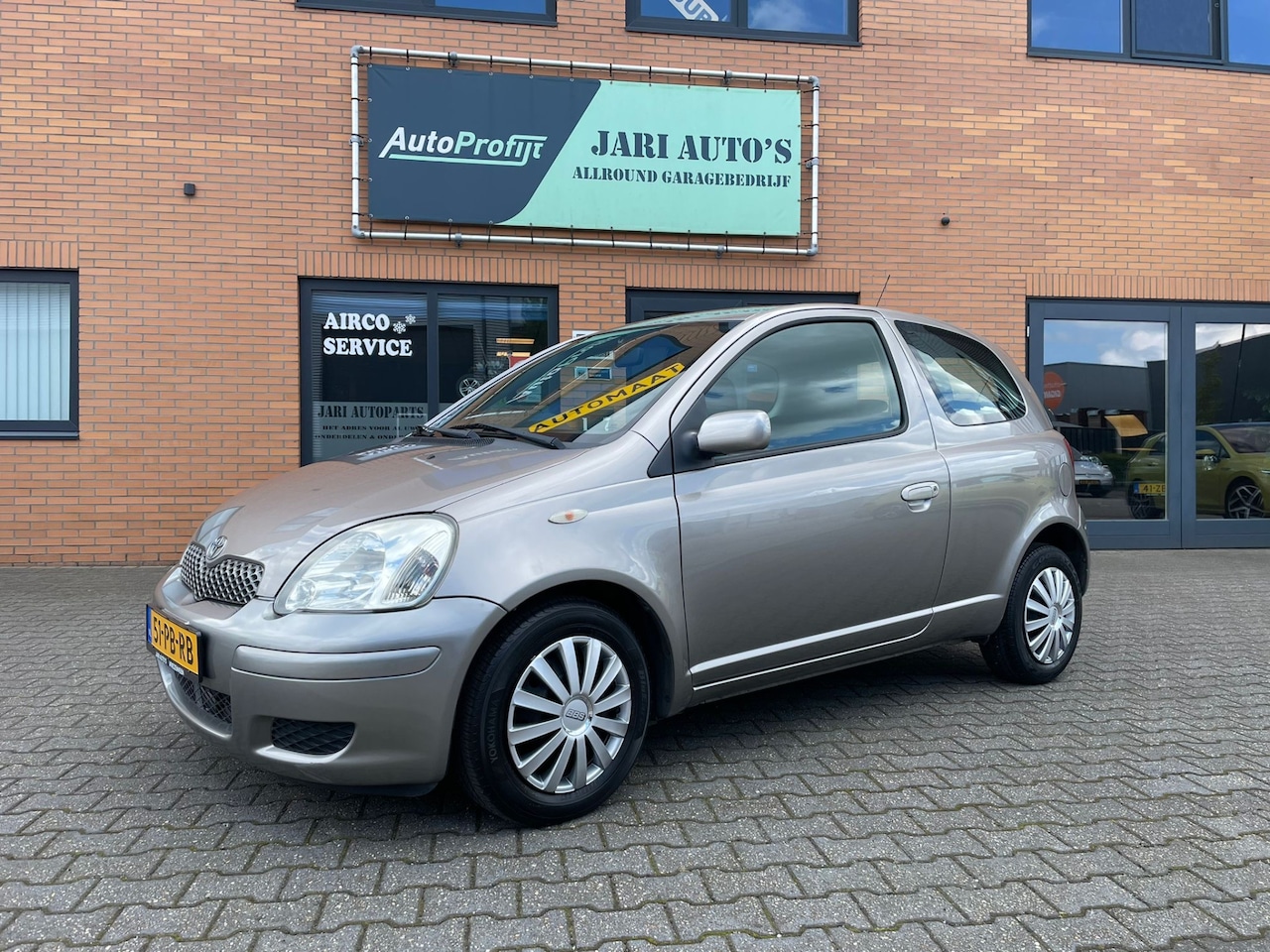 Toyota Yaris - 1.3 VVT-i Sol Automaat ! - AutoWereld.nl