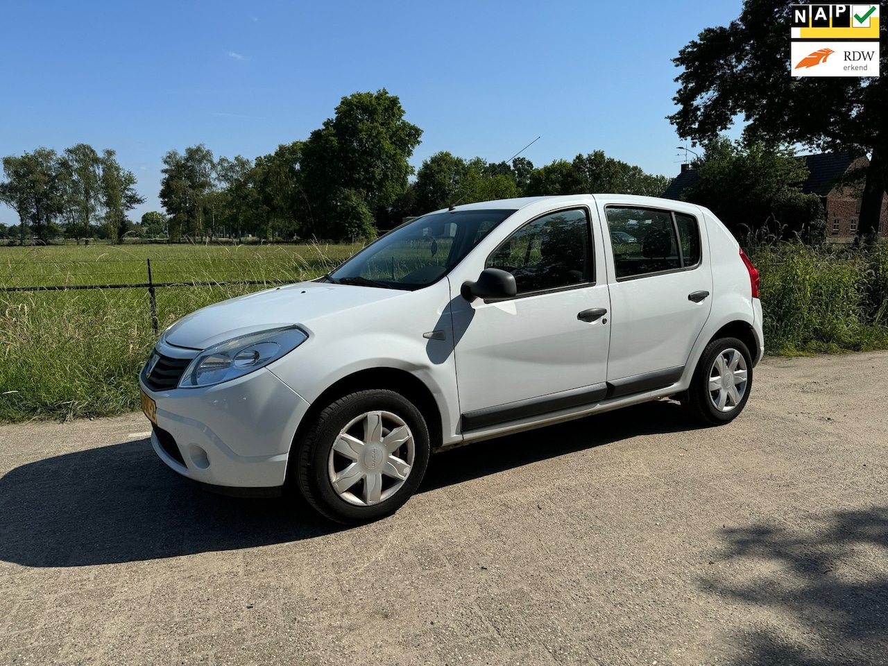 Dacia Sandero - 1.2 Ambiance 1.2 Ambiance, APK, 5 drs, hoge instap - AutoWereld.nl