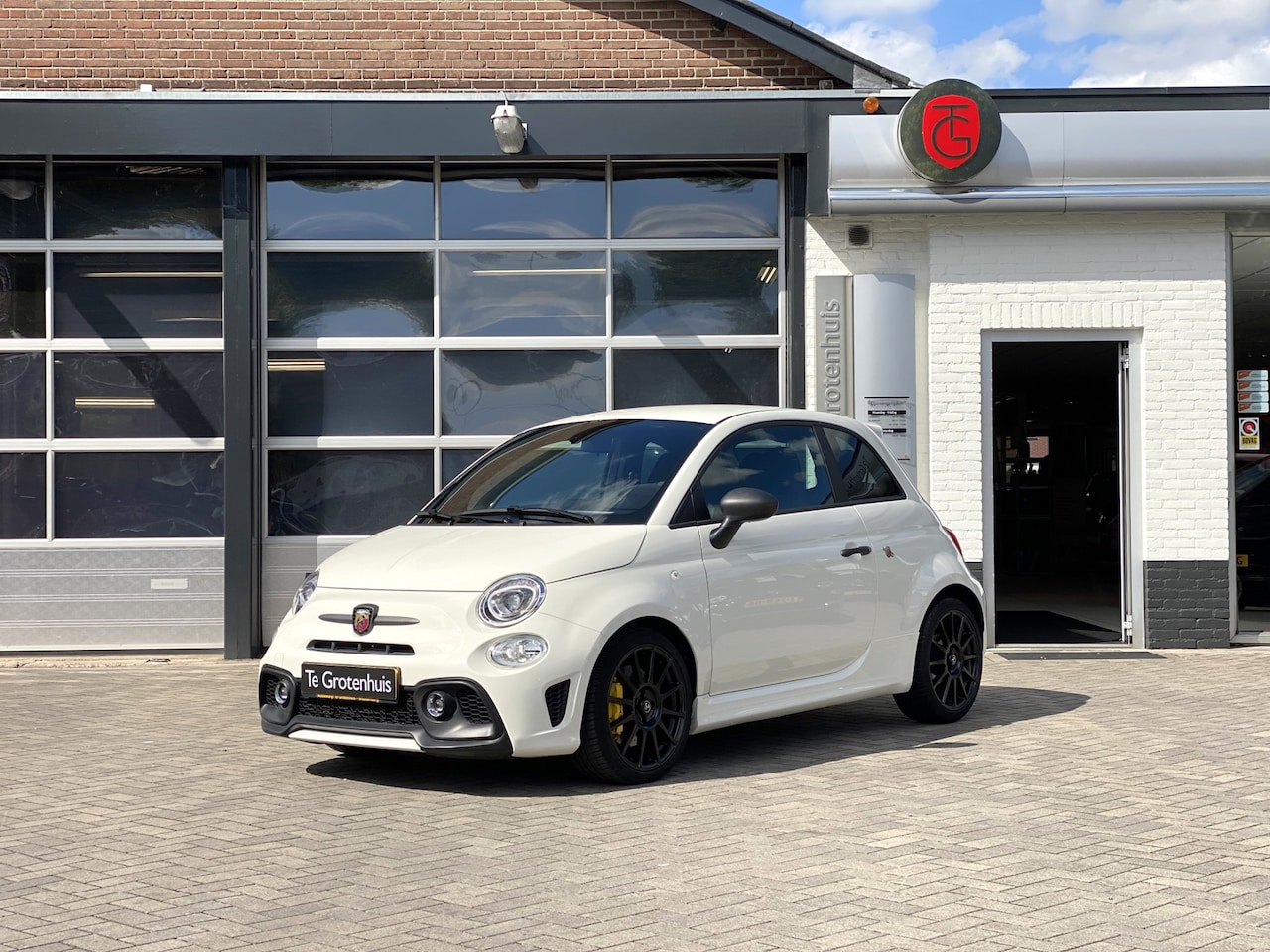 Abarth 695 - Abarth 695 COMPETIZIONE 1.4T 180PK | SABELT | - AutoWereld.nl