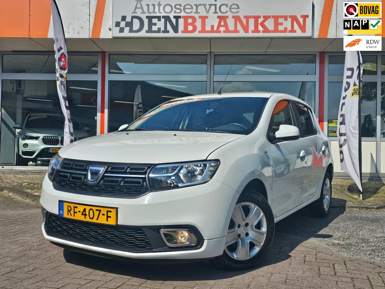 Dacia Sandero - 0.9 TCe Bi-Fuel Laureate BJ.11-2017 / Airco / Elektr. Pakket / Pdc / ZGAN !! - AutoWereld.nl