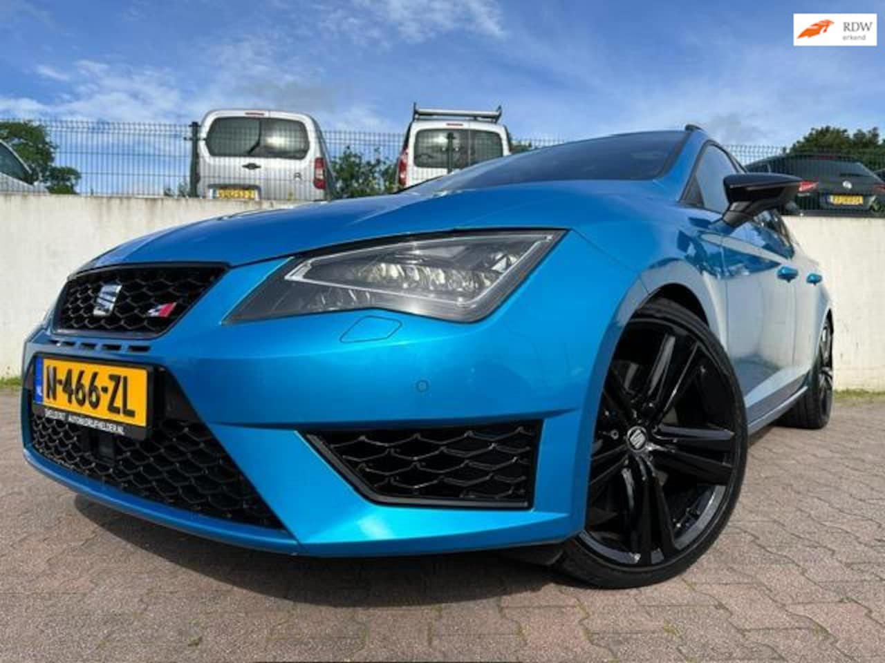 Seat Leon ST - 2.0 TSI Cupra 290 Connect/PANO/LEDER/290PK/CAMERA/NAVI/PDC/ZEER NETTE AUTO/ - AutoWereld.nl