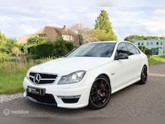 Mercedes-Benz C-klasse - AMG 63 / C63 AMG / Navi / Onderhouden