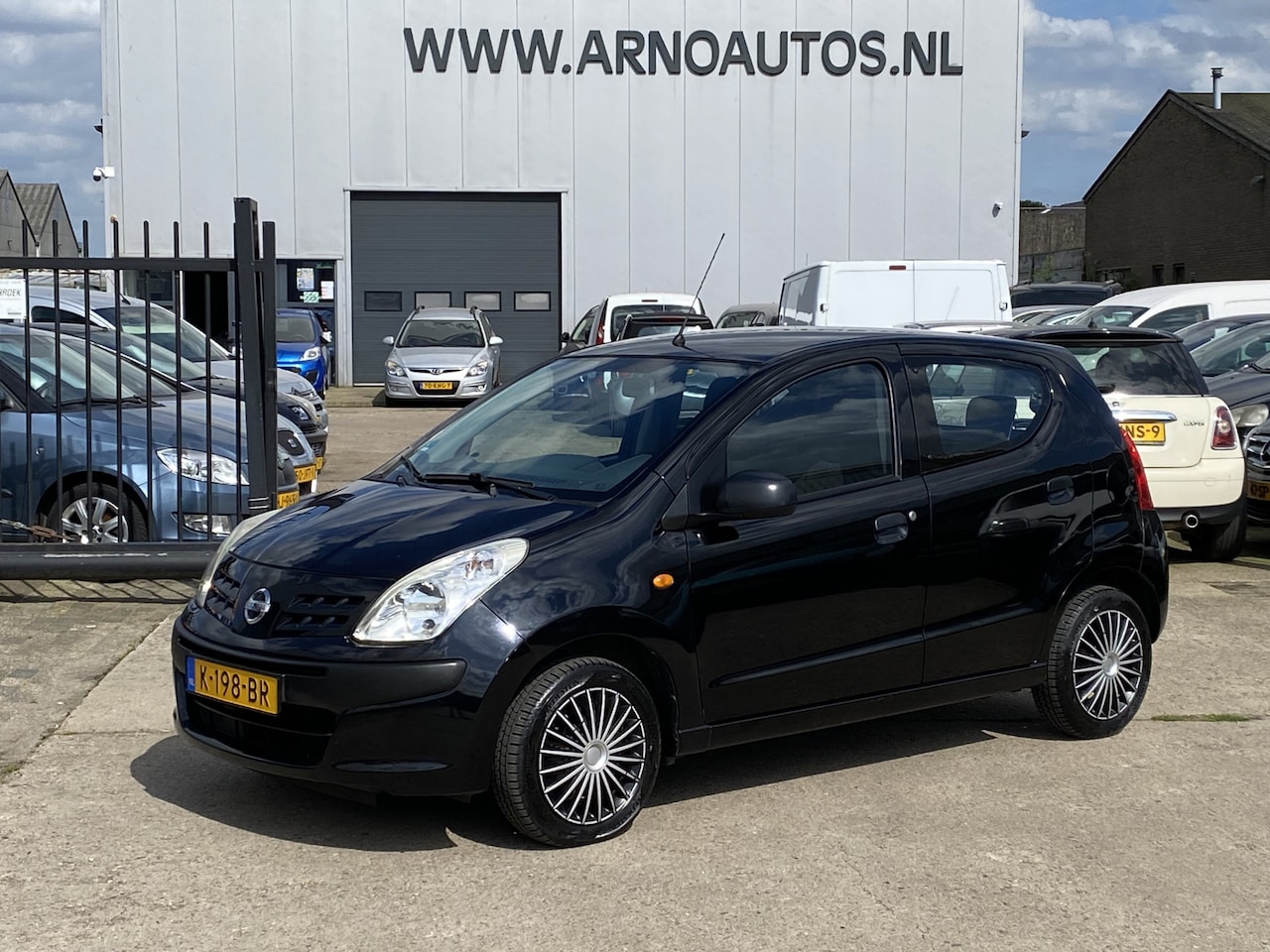 Nissan Pixo - 1.0 Visia 1.0 Visia 5-DEURS, APK TOT 08-07-2025, 142.698 KM, STUURBEKRACHTIGING, RADIO-CD-MP3, AIRBA - AutoWereld.nl