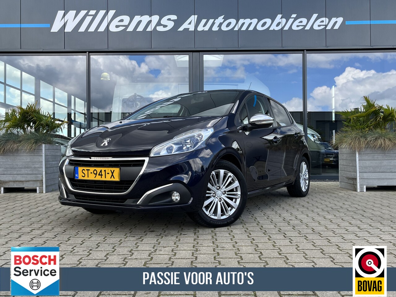 Peugeot 208 - 1.2 PureTech Blue Lease Executive Airco, App-Connect & Cruise Control - AutoWereld.nl