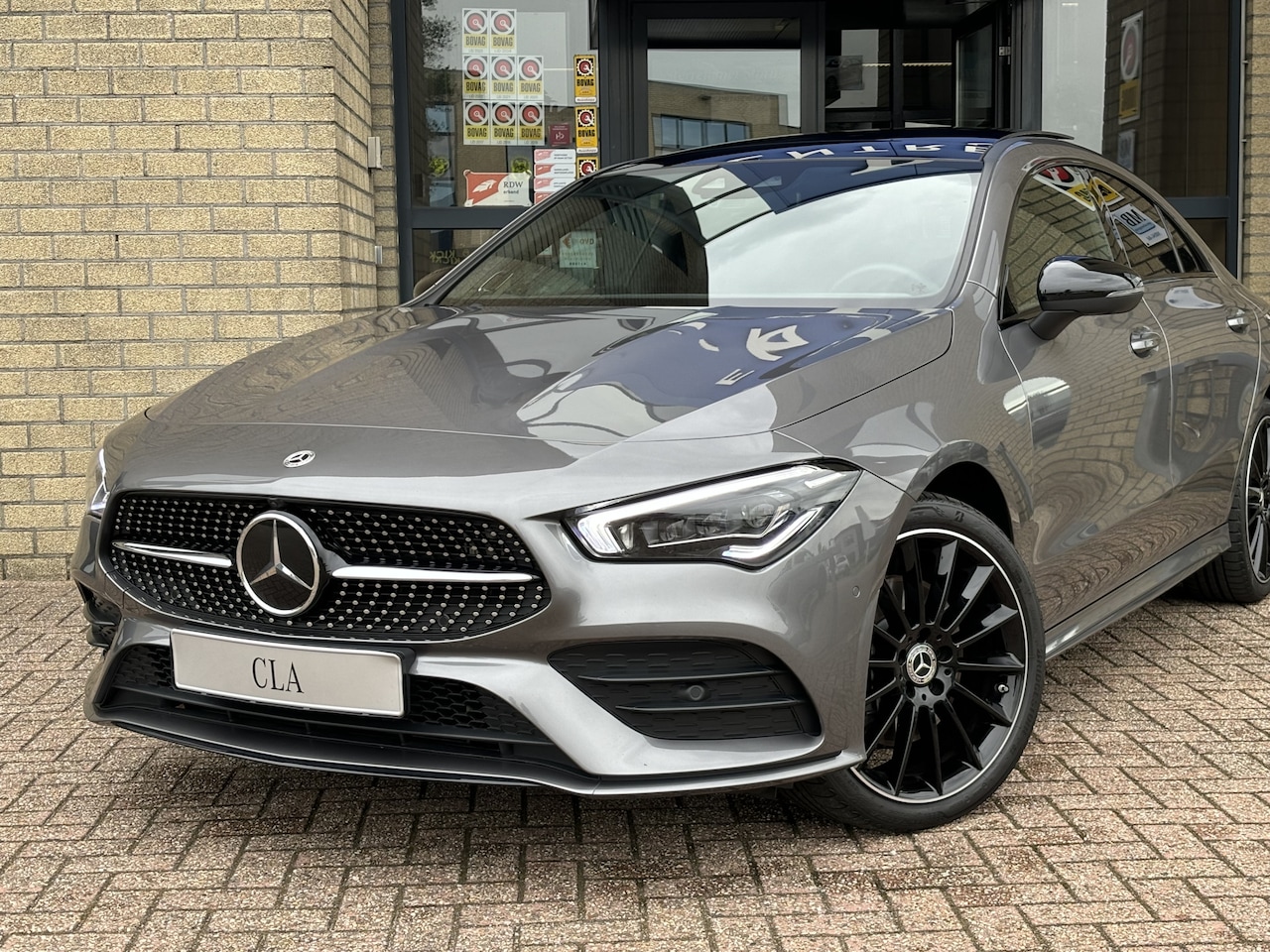 Mercedes-Benz CLA-Klasse - 250e AMG STYLING-PANORAMA-SFEER-SOUND-DISTRONIC-ZEER COMPL. - AutoWereld.nl