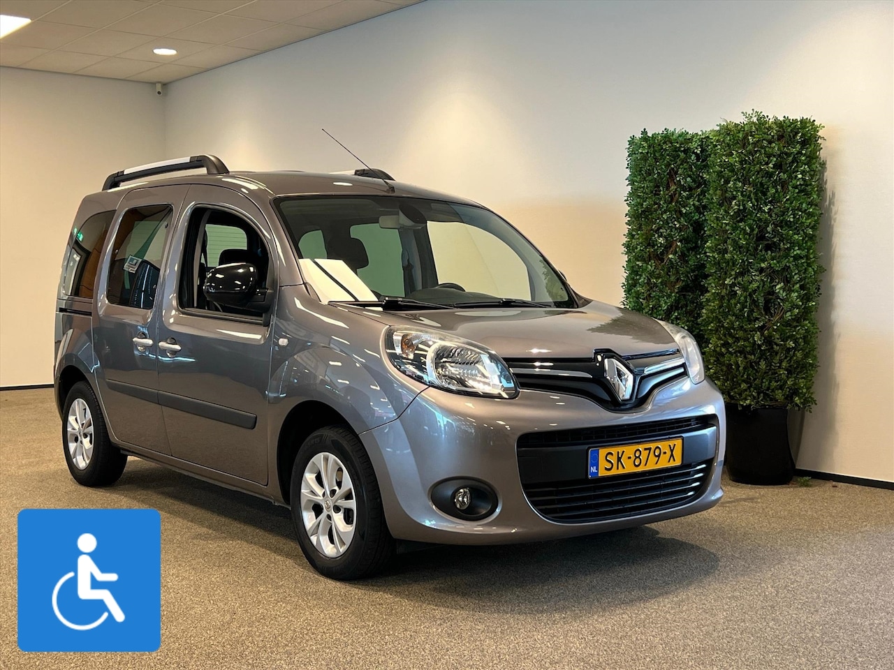 Renault Kangoo - Rolstoelauto (airco) - AutoWereld.nl