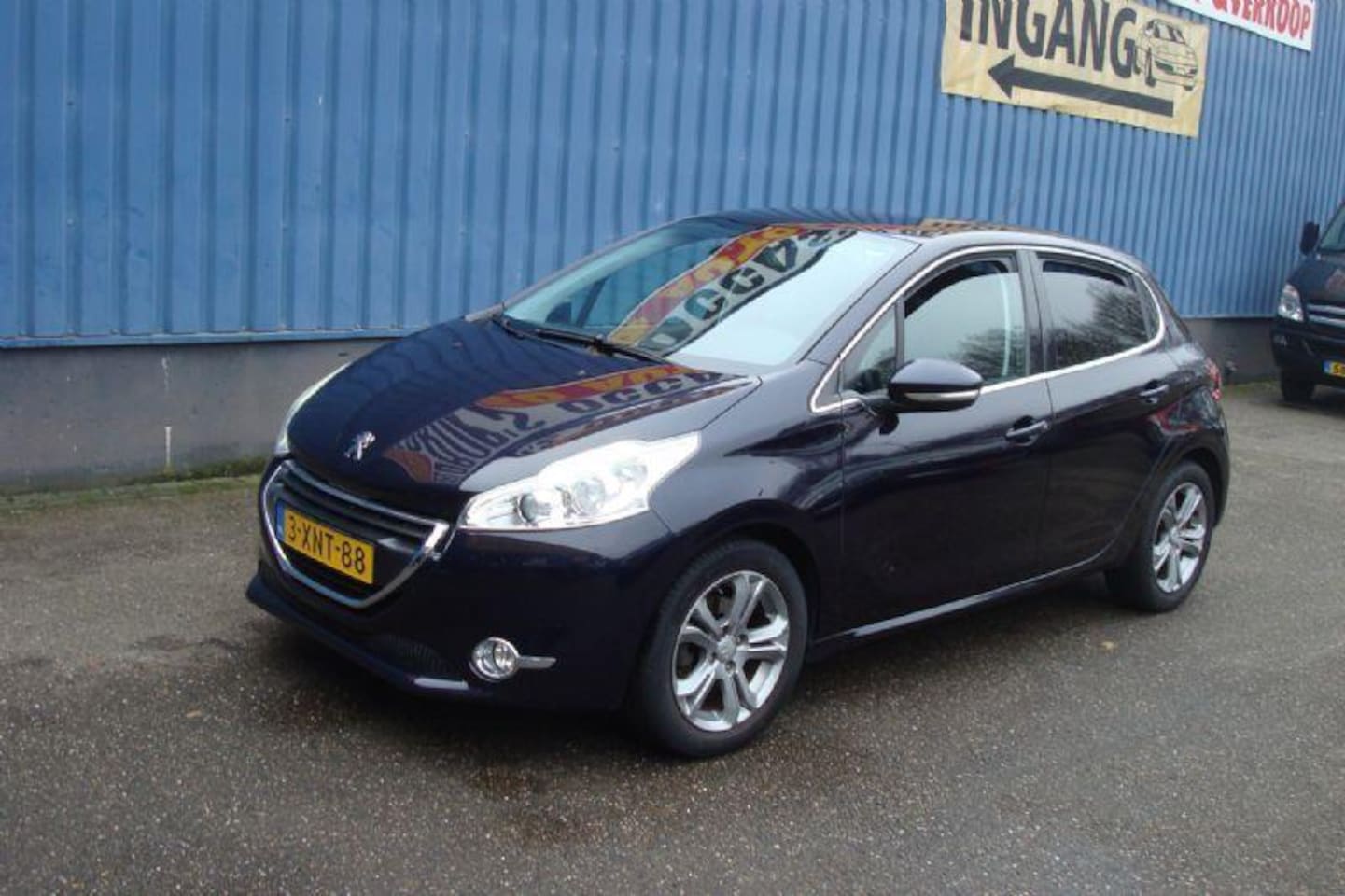 Peugeot 208 - 1.6 VTi Allure - 5 Deurs - 120pk - Donker paars metalic - Climat control - cruise control - AutoWereld.nl