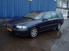 Volvo V70 - 2.4 D5 Comfort Line AIRCO+ NAVI + TREKHAAK